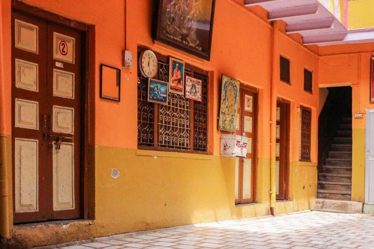 Goroomgo Laxmi Bhawan Dharamshala Mathura Near Yamuna River And Dwarikadhish Temple Exterior photo